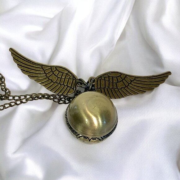 Chicago Cubs Winged Pocket Watch In Antique Brass Tone Metal With XL Chain - Picture 3 of 5